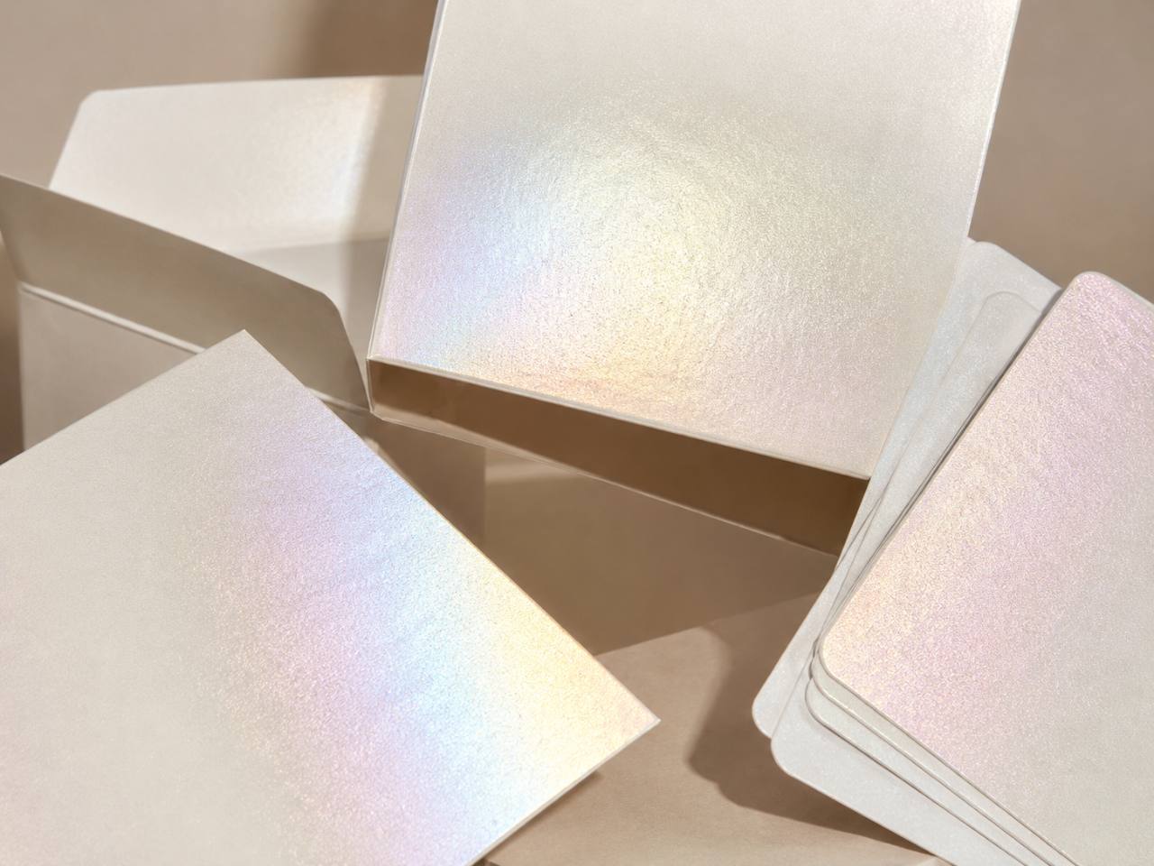 Pearlescent paper for perfume packaging